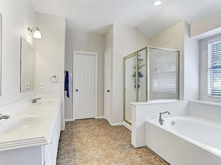 8607 Saratoga Dr — Photo 19