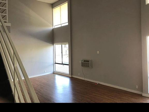 4th image of 7044 Hawthorn Ave APT 303