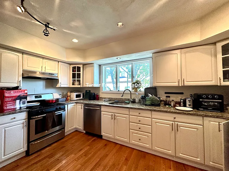 15 Taylor St #A1 — Photo 4