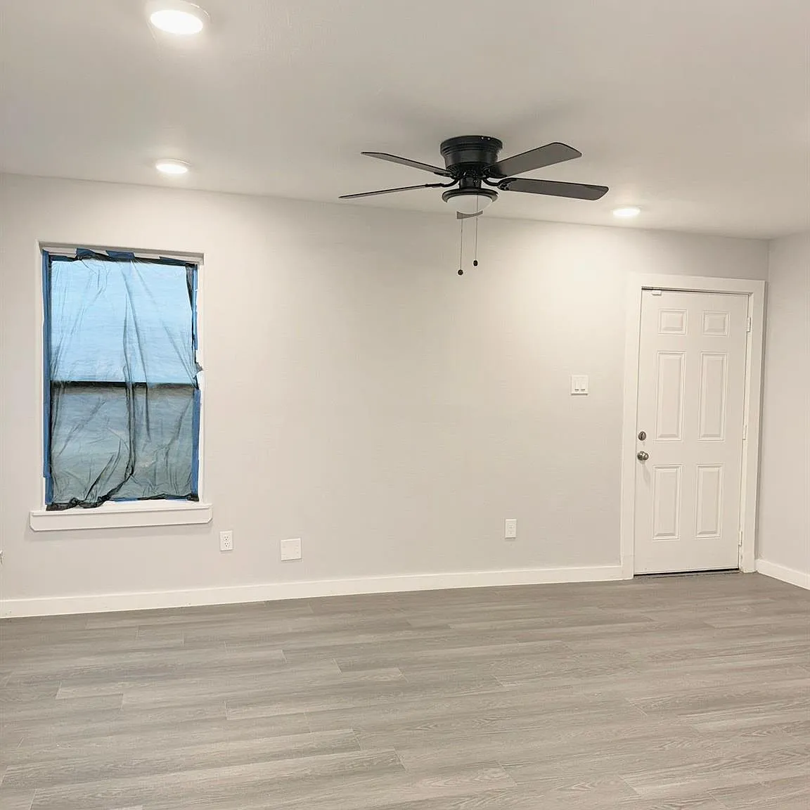 3 bed, 2.0 bath, 3233 sqft, $1,500 — Photo 4