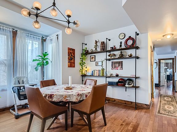 5th image of 2218 N Sawyer Ave #1