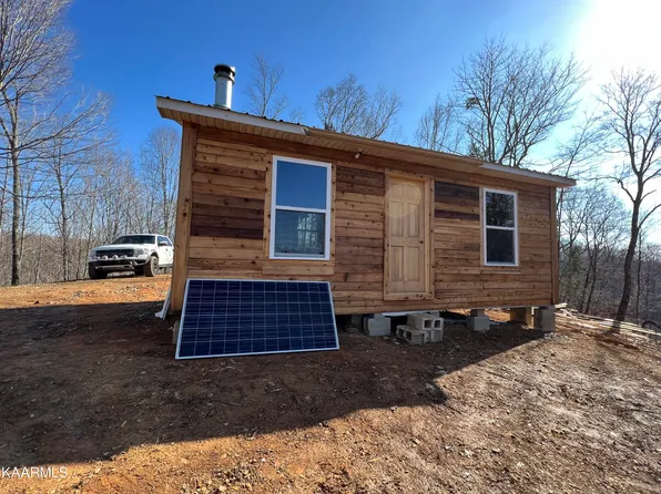 1218 Free Hill Rd, Celina, TN 38551