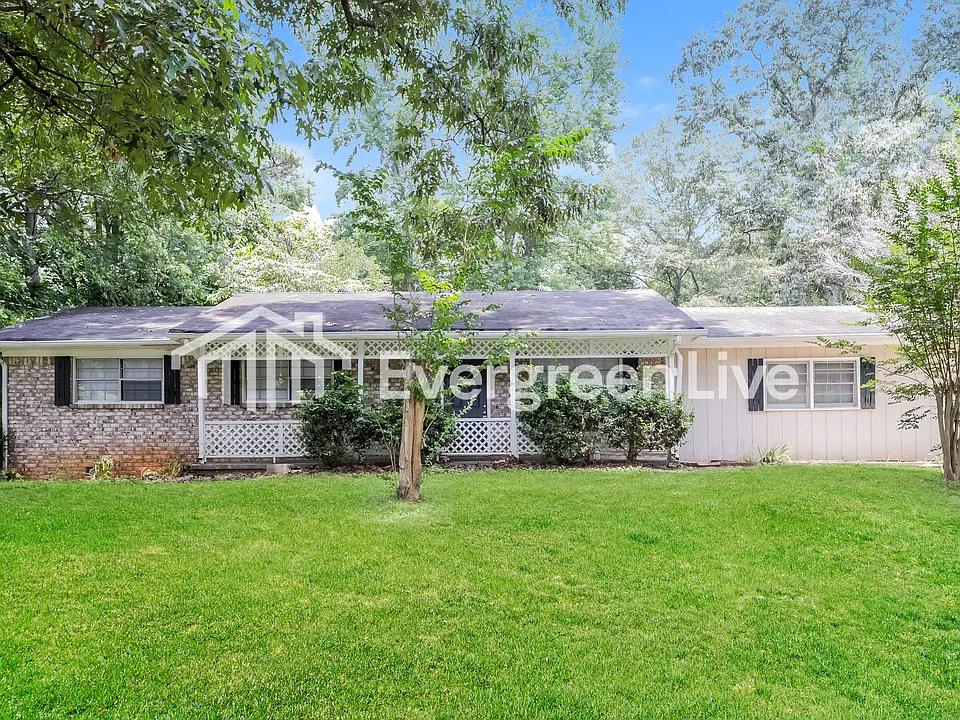1975 Chestnut Log Dr