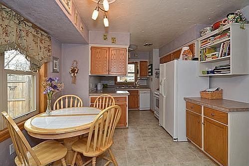 3rd image of 6428 N Garden Grove Ln