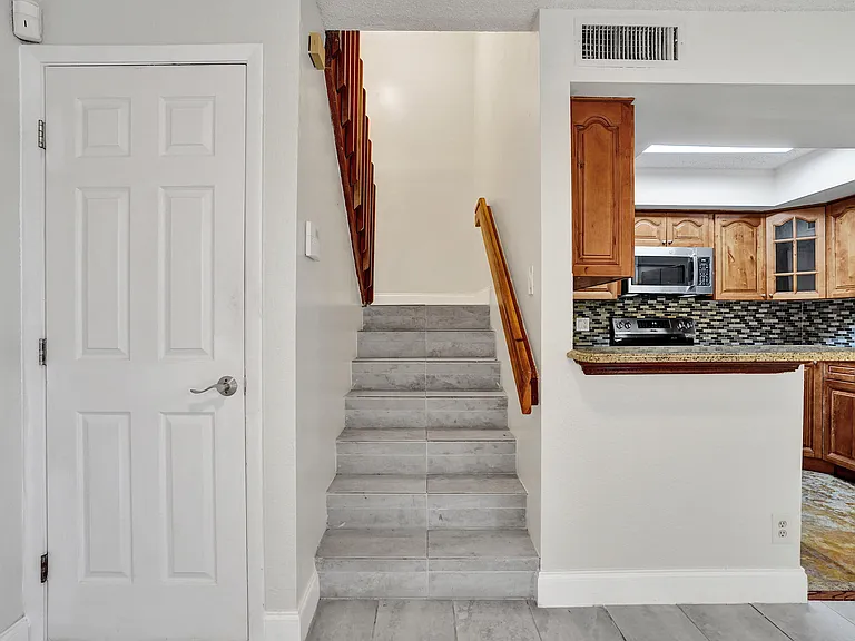 4260 Village Dr #D — Photo 10