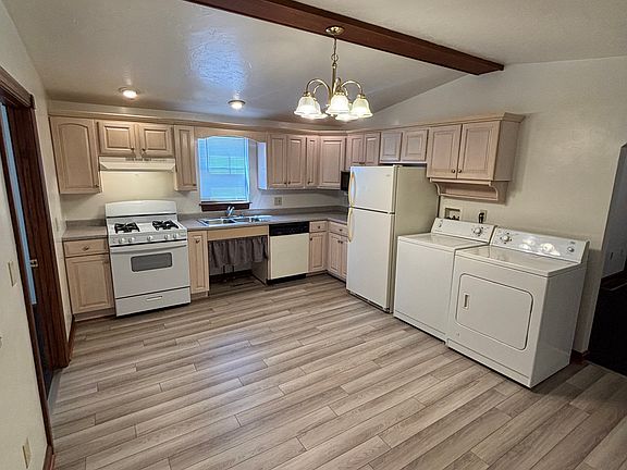 2nd image of 525 W 5th St #1