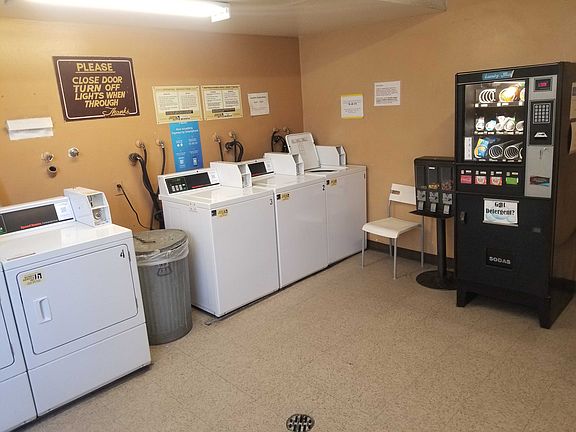 5th image of 11825 Magnolia Blvd #119