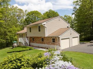 239 Oak Hill Dr, Southbury, CT 06488