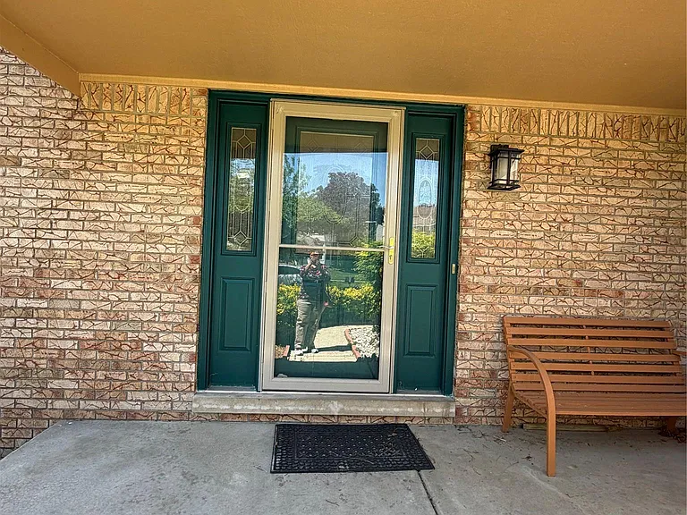 7043 Foxridge Dr — Photo 3