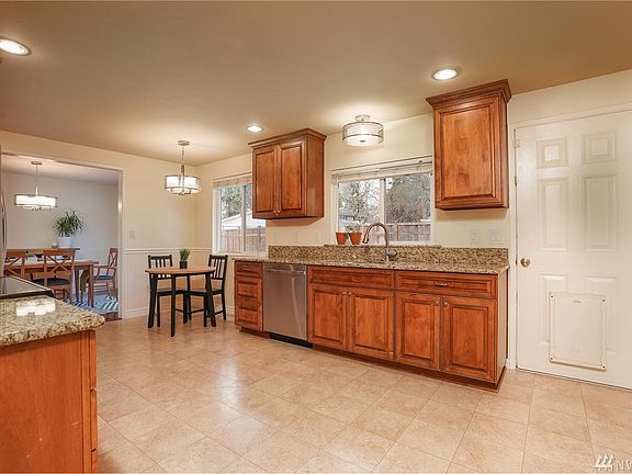 5th image of 6215 84th St SW