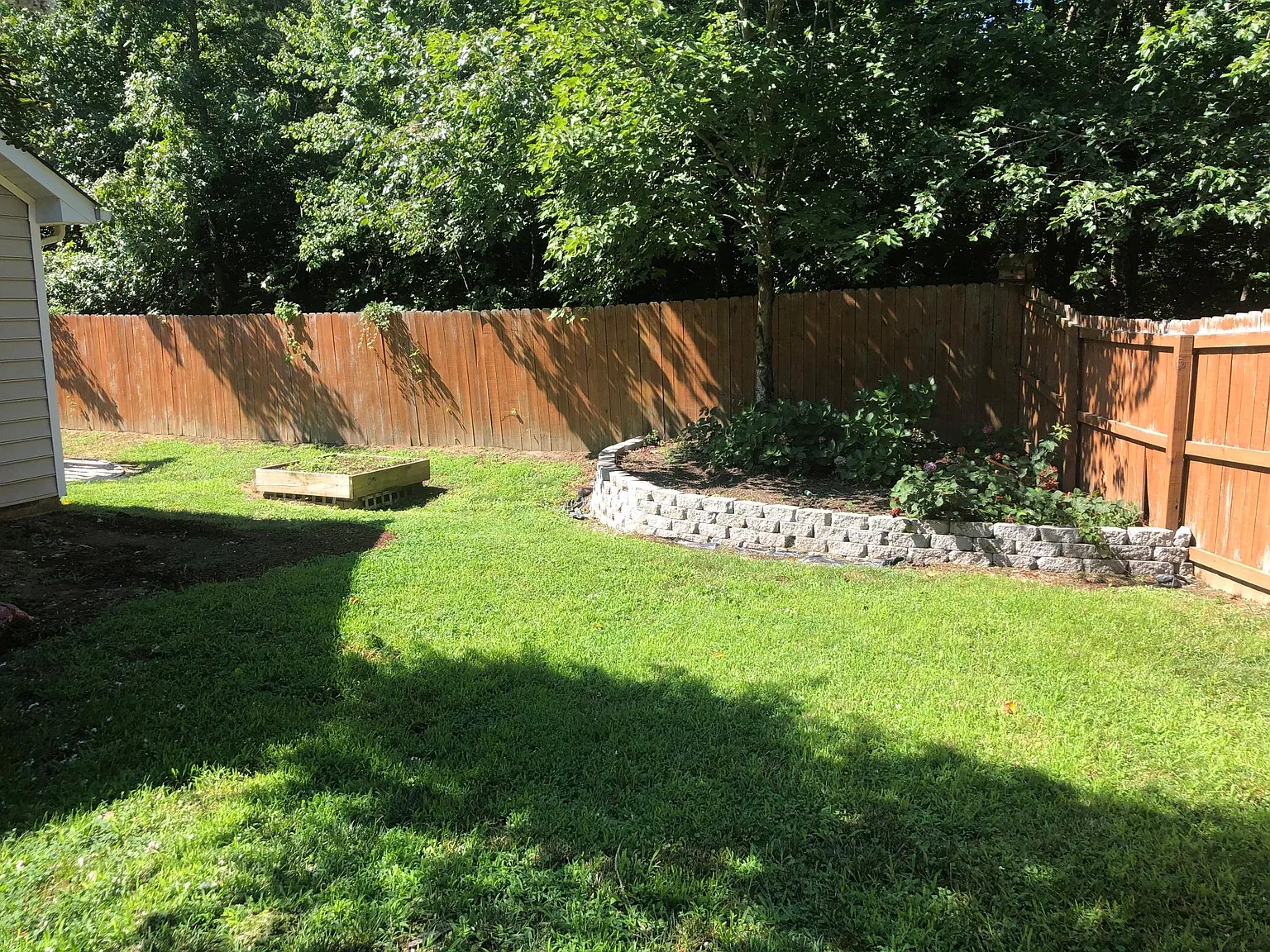 3 bed, 1600 sqft, $1,950 — Photo 2