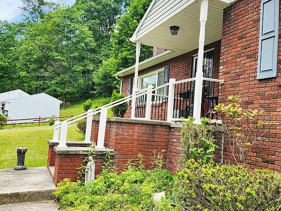 2nd image of 1280 Maple Hollow Rd