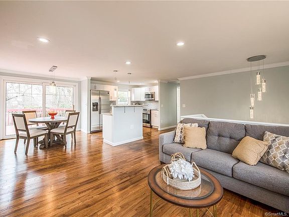 4th image of 41 Brook St