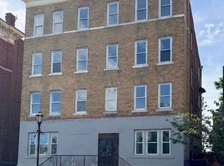 1597 Park St #1A, Hartford, CT 06106