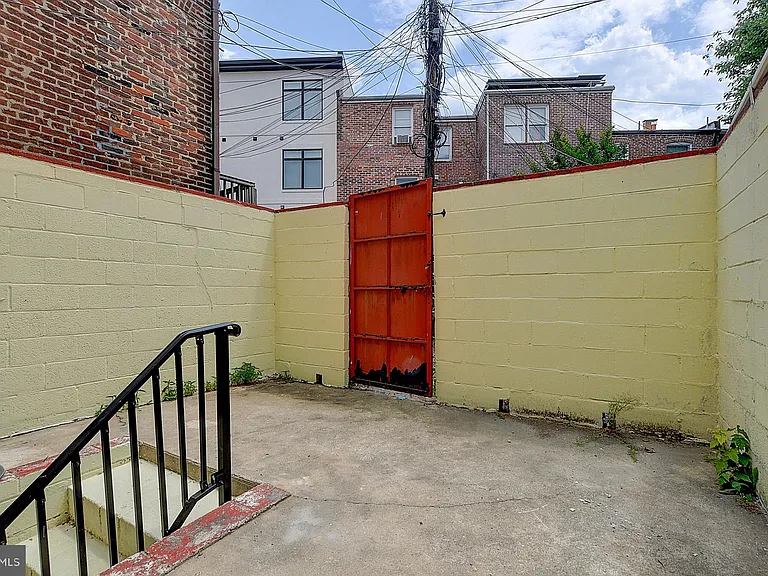 1209 I St SE — Photo 16