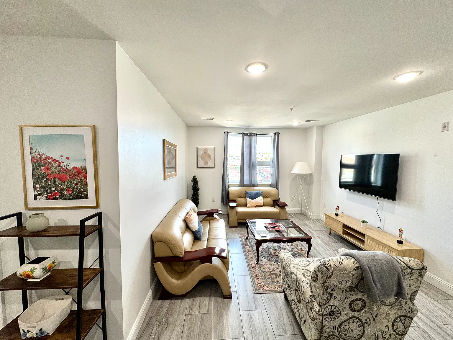 2 bed, 1050 sqft, $1,750 — Photo 2