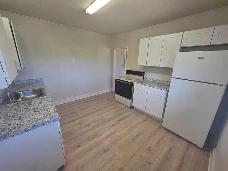 1223 Colusa St — Photo 8