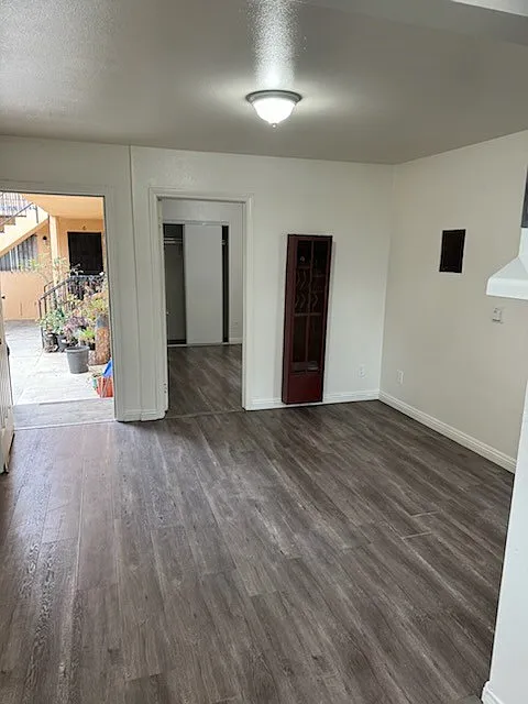 9416 S Figueroa St #4