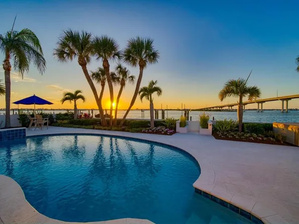 106 Driftwood Ln, Largo, FL 33770