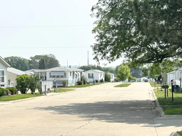 Western Village, 2000 Grand Ave #1a6, West Des Moines, IA 50265