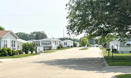 2000 Grand Ave Photo 1