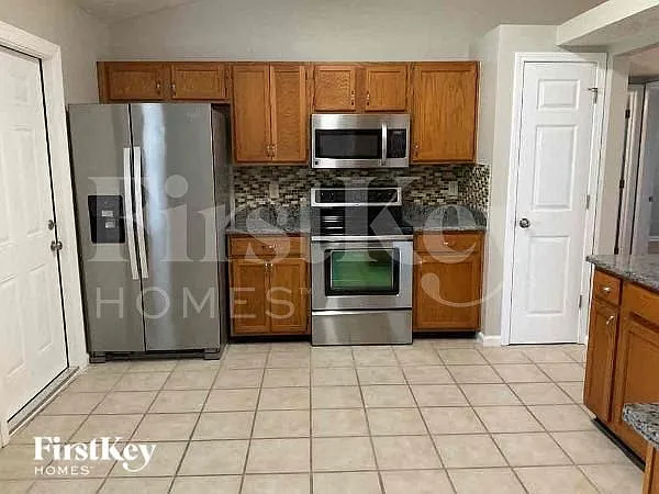 8047 Queensferry Ln — Photo 5