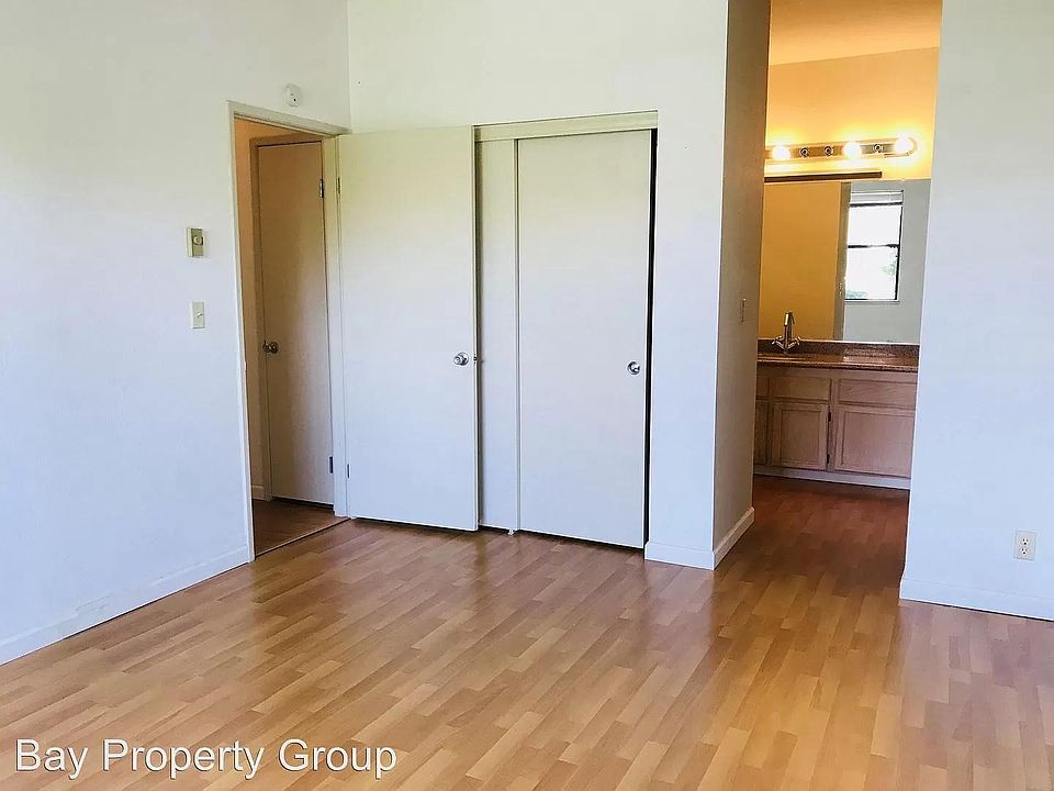 1st image of 173 Lakeshore Ct #173