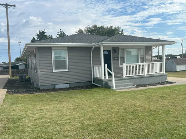 523 E 17th St, Hays, KS 67601