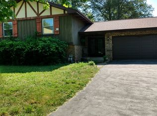 202 Linden Rd, Lake Zurich, IL 60047