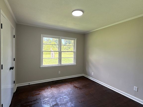 5th image of 1228 Old Brighton Rd