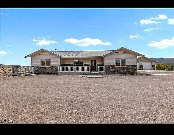 1st image of 385 Ferris Rd