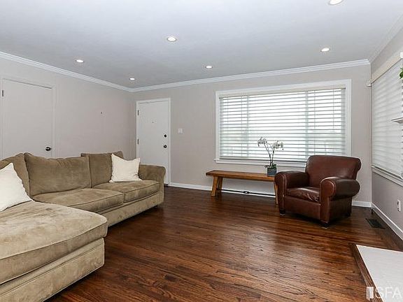 5th image of 117 Lomitas Ave