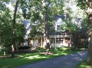 610 Hillside Ct, Barrington, IL 60010