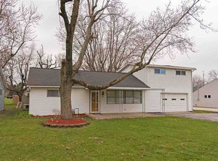 520 E 1st St, Warren, IN 46792