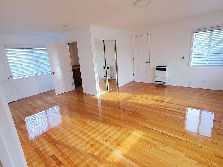 46 Thornton Ave #1/2 — Photo 12