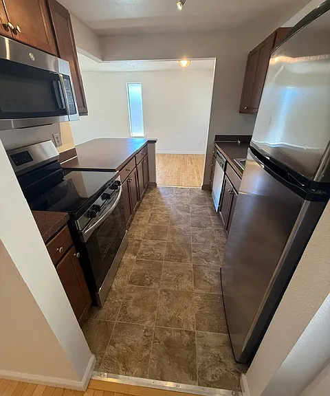 6115 S Kelly Ave — Photo 4