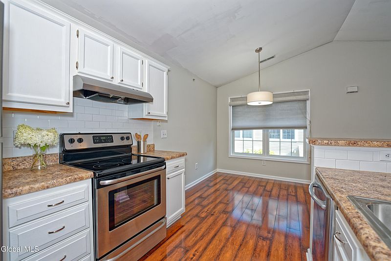 5th image of 205 Cedar Run