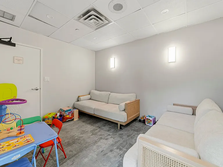 4 Martine Ave #707 — Photo 42