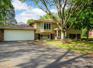 27W420 Timber Ln, West Chicago, IL 60185