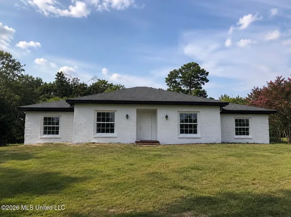 303 Kiowa Dr, Madison, MS 39110