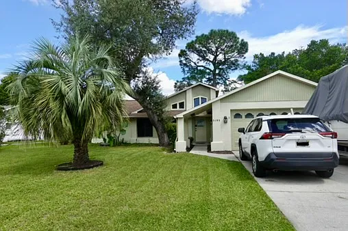 3 bed, 1558 sqft, $2,400 — Photo 1