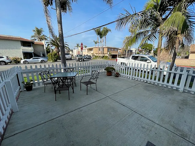 226 15th St — Photo 2
