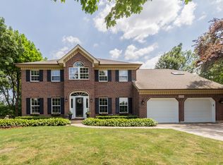 2124 Primrose Ln, Naperville, IL 60565