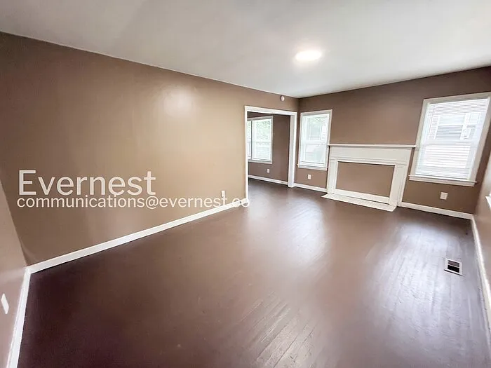1412 Woodward Rd — Photo 3
