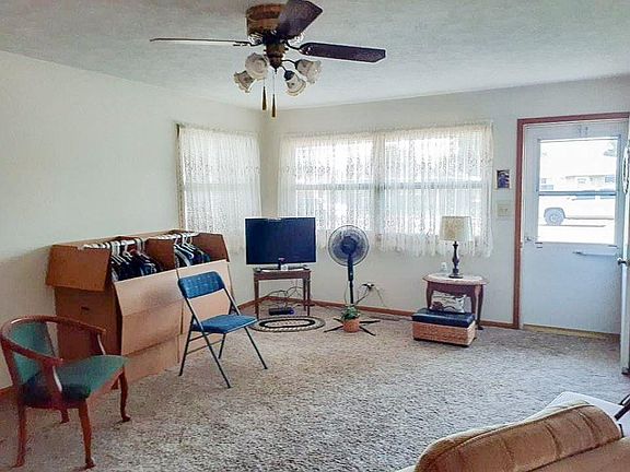 5th image of 417 W Hahn Ave