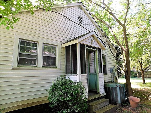2nd image of 43 18th Avenue Dr NW
