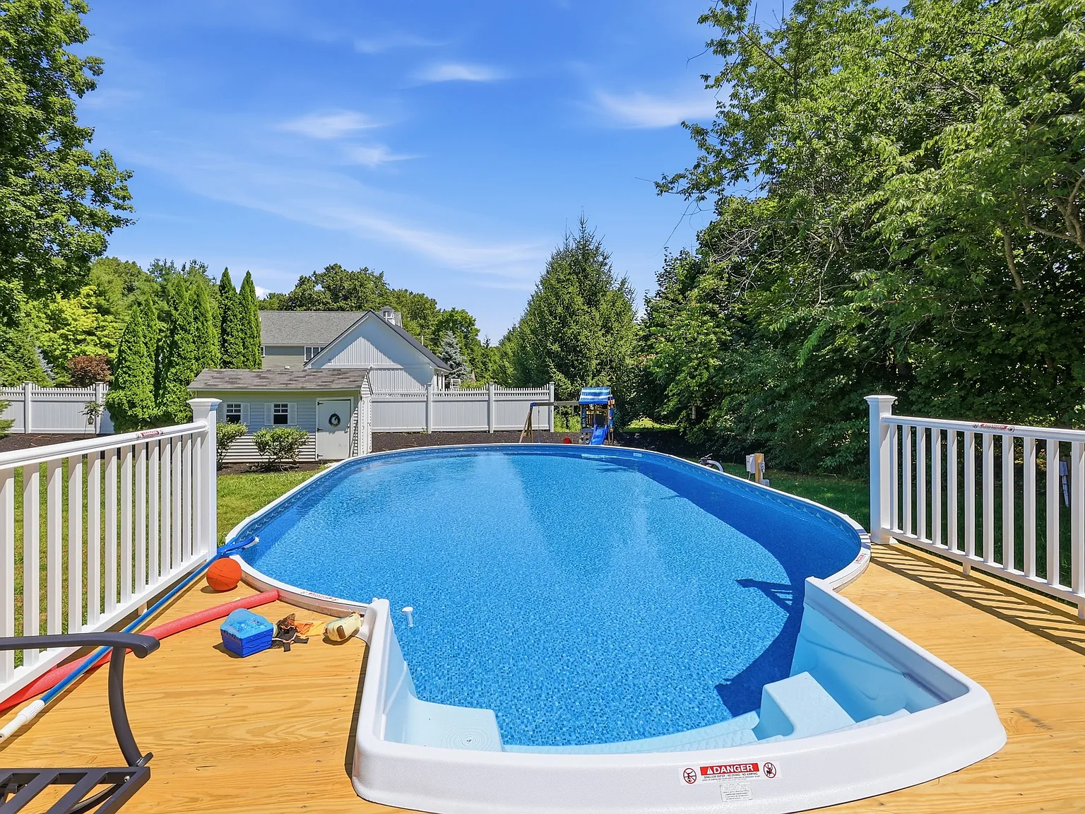 4 bed, 2.5 bath, 2864 sqft, $5,750 — Photo 4