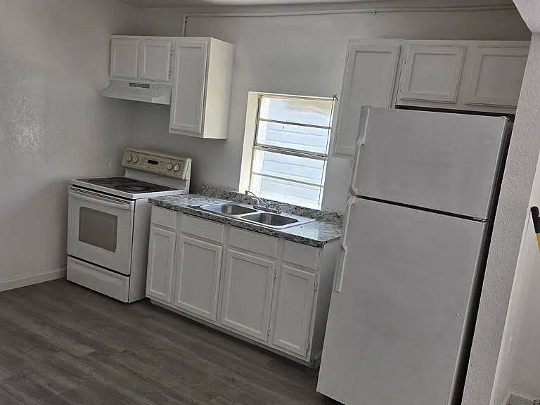 1657 Harvard Ave #B — Photo 2