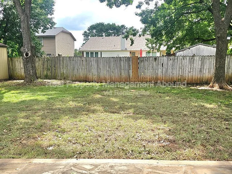 1811 W Gulfport Cir — Photo 4