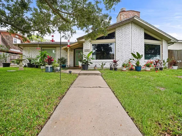1504 Skyline Dr, Portland, TX 78374